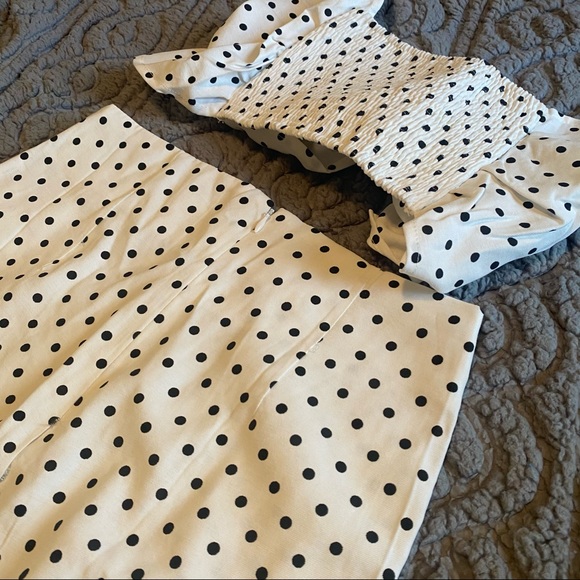 Two piece set - Picture 2 of 4